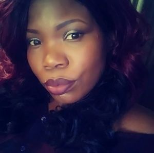 Meet your Posher, Carleshia